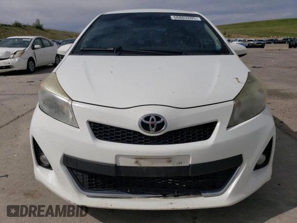 2012 Toyota Yaris L z VIN JTDKTUD3XCD528749, wystawiony jako Copart lot #56803205 z przebiegiem 140 024 mil mil oraz Szkoda całkowita • Salvage title. Historia ofert i sprzedaży dostępna na DreamBid. Obrazek 5.