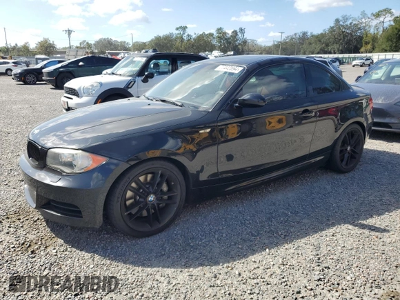 2008 BMW 1 Series 135i with VIN WBAUC73558VF24221, listed as a Copart auction lot 77442894 with 147,335 mi miles and Clean Title. Bid and sale history available at carsss.com. Image 1.