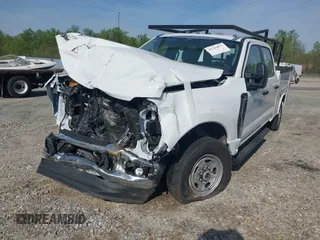 2024 Ford F-250 XL z VIN 1FT7W2BA9RED12655, wystawiony jako IAAI lot #41743877 z przebiegiem 2275 mil mil oraz . Historia ofert i sprzedaży dostępna na DreamBid. Obrazek 6.