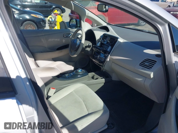 2011 Nissan LEAF SL-e z VIN JN1AZ0CP9BT000778, wystawiony jako IAAI lot #41655461 z przebiegiem 99 048 mil mil oraz . Historia ofert i sprzedaży dostępna na DreamBid. Obrazek 5.