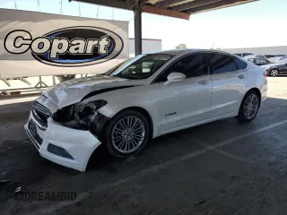 2013 Ford Fusion SE Hybrid z VIN 3FA6P0LU1DR192576, wystawiony jako Copart lot #58025775 z przebiegiem 152 155 mil mil oraz Szkoda całkowita • Salvage title. Historia ofert i sprzedaży dostępna na DreamBid. Obrazek 1.