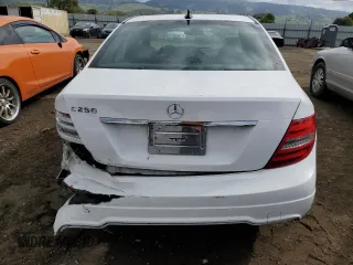 2013 Mercedes-Benz C 250 Sport с VIN WDDGF4HB7DA741925, выставлен на аукционе Copart как лот 51016215 с пробегом 104 059 миль миль и Списание • Salvage title. История ставок и продаж доступна на DreamBid. Изображение 6.