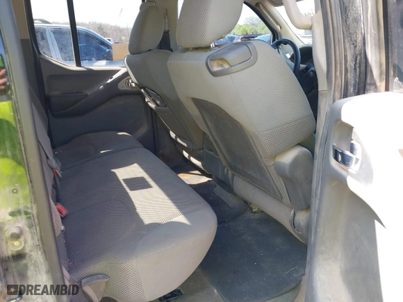 2011 Nissan Frontier PRO-4X with VIN 1N6AD0EV5BC444180, listed as a IAAI auction lot 41943975 with 73,435 mi miles. Bid and sale history available at carsss.com. Image 8.