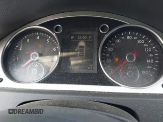 2010 Volkswagen CC Luxury с VIN WVWHP7AN0AE534184, выставлен на аукционе IAAI как лот 42448527 с пробегом 99 787 миль миль и . История ставок и продаж доступна на DreamBid. Изображение 7.