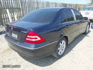 2007 Mercedes-Benz C-Class 3.0L Luxury with VIN WDBRF92H47F855481, listed as a IAAI auction lot 42079994 with 143,427 mi miles. Bid and sale history available at carsss.com. Image 4.