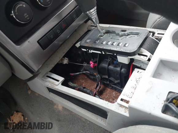 2008 Jeep Liberty Sport with VIN 1J8GN28K08W105513, listed as a IAAI auction lot 41940315 with Not Provided miles and . Bid and sale history available at DreamBid. Image 6.