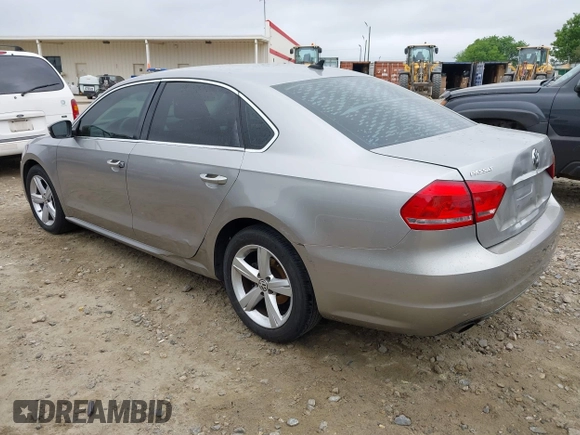 2013 Volkswagen Passat SE w/Sunroof & Nav with VIN 1VWBP7A30DC112563, listed as a IAAI auction lot 41917390 with 222,008 mi miles. Bid and sale history available at carsss.com. Image 3.