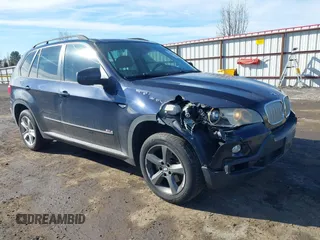 2008 BMW X5 3.0si with VIN 5UXFE435X8L006598, listed as a IAAI auction lot 41692431 with 202,730 mi miles. Bid and sale history available at carsss.com. Image 1.
