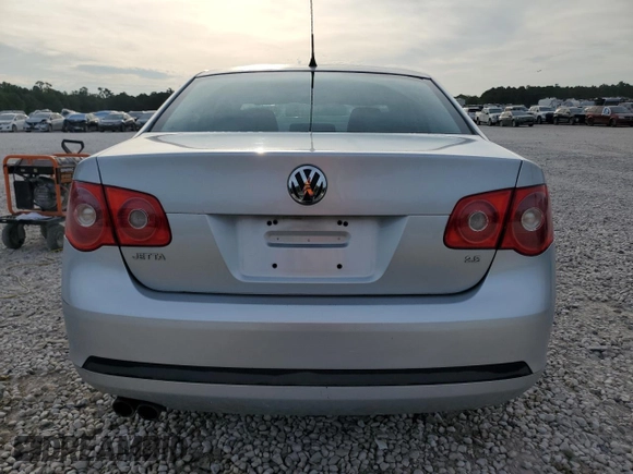 2007 Volkswagen Jetta 2.5 z VIN 3VWPF71K07M068986, wystawiony jako Copart lot #67925874 z przebiegiem 116 174 mil mil oraz Czysty tytuł • Clean title. Historia ofert i sprzedaży dostępna na DreamBid. Obrazek 6.