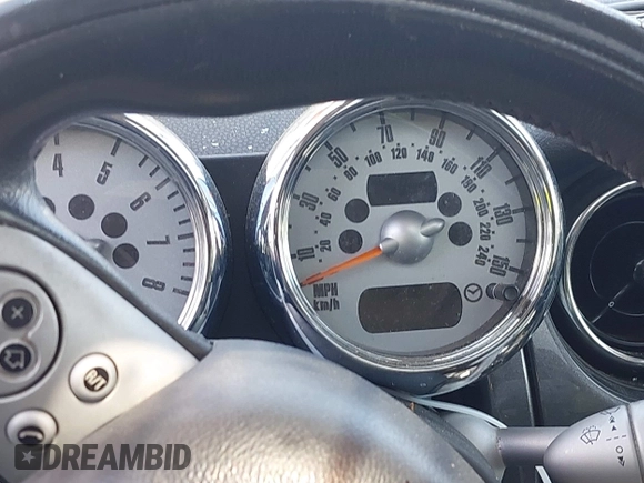 2006 MINI Hardtop with VIN WMWRC33596TJ75357, listed as a IAAI auction lot 42016124 with Not Provided miles and . Bid and sale history available at DreamBid. Image 7.