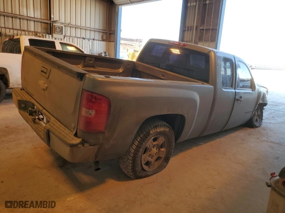 2008 Chevrolet Silverado 1500 Work Truck with VIN 1GCEC19C68Z199532, listed as a Copart auction lot 41879855 with 307,442 mi miles and Salvage Title. Bid and sale history available at carsss.com. Image 3.