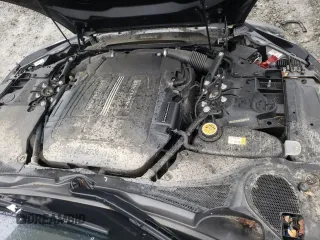 2019 Jaguar F-Type with VIN SAJDD1EV5KCK60915, listed as a Copart auction lot 85335414 with 31,735 mi miles and Salvage Title. Bid and sale history available at DreamBid. Image 11.