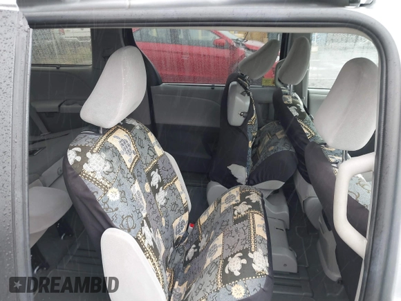 2020 Toyota Sienna LE Auto Access Seat z VIN 5TDKZ3DC2LS053563, wystawiony jako IAAI lot #41592409 z przebiegiem 55 128 mil mil oraz . Historia ofert i sprzedaży dostępna na DreamBid. Obrazek 8.