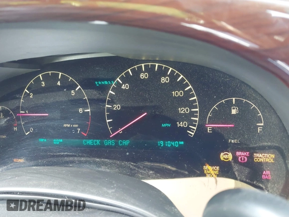 2001 Cadillac DeVille DHS z VIN 1G6KE57YX1U190955, wystawiony jako IAAI lot #41941668 z przebiegiem 191 040 mil mil oraz . Historia ofert i sprzedaży dostępna na DreamBid. Obrazek 7.