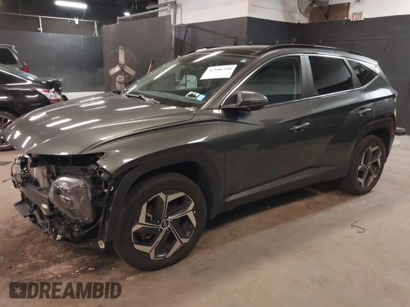 2022 Hyundai Tucson SEL Convenience with VIN KM8JFCA11NU080691, listed as a IAAI auction lot 42106350 with 81,477 mi miles and . Bid and sale history available at carsss.com. Image 18.