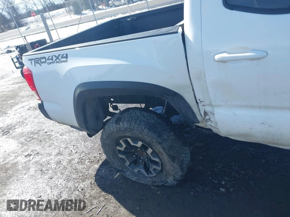 2016 Toyota Tacoma SR with VIN 5TFCZ5AN1GX017336, listed as a IAAI auction lot 41542111 with 127,162 mi miles. Bid and sale history available at carsss.com. Image 6.