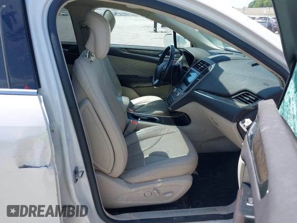 2017 Lincoln MKC Reserve with VIN 5LMTJ3DH6HUL13417, listed as a IAAI auction lot 42231525 with 150,762 mi miles and . Bid and sale history available at DreamBid. Image 5.