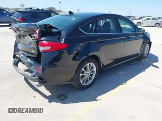 2020 Ford Fusion SE with VIN 3FA6P0HD9LR142841, listed as a IAAI auction lot 41743543 with 58,068 mi miles. Bid and sale history available at carsss.com. Image 4.
