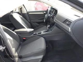 2024 Volkswagen Jetta S z VIN 3VW5M7BUXRM080630, wystawiony jako IAAI lot #42223967 z przebiegiem 35 103 mil mil oraz . Historia ofert i sprzedaży dostępna na DreamBid. Obrazek 5.