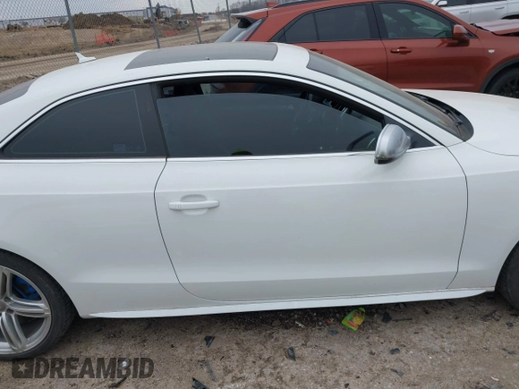 2013 Audi S5 Premium Plus z VIN WAUCGAFR0DA006611, wystawiony jako IAAI lot #41636149 z przebiegiem 212 323 mil mil oraz . Historia ofert i sprzedaży dostępna na DreamBid. Obrazek 13.