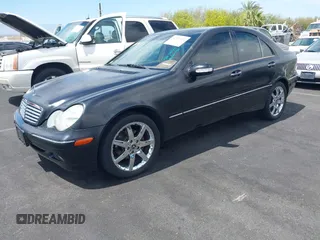 2004 Mercedes-Benz C 240 z VIN WDBRF61J94A558752, wystawiony jako IAAI lot #42101152 z przebiegiem 122 836 mil mil oraz . Historia ofert i sprzedaży dostępna na DreamBid. Obrazek 2.