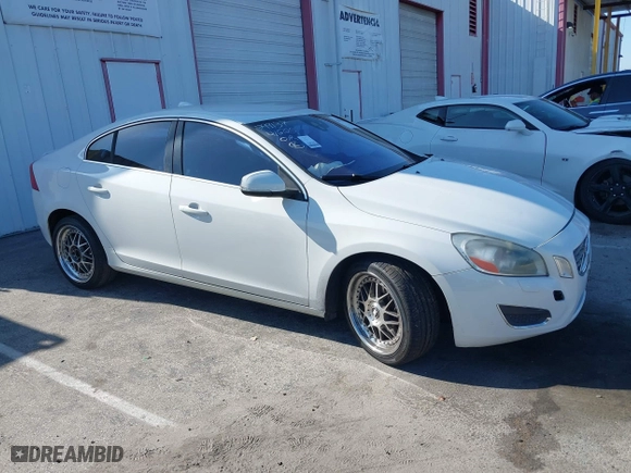 2013 Volvo S60 T5 Premier with VIN YV1612FS7D2184899, listed as a IAAI auction lot 42003628 with 140,073 mi miles. Bid and sale history available at carsss.com. Image 12.