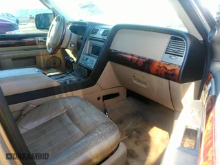 2005 Lincoln Navigator Luxury with VIN 5LMFU27505LJ13912, listed as a IAAI auction lot 41539095 with 1 mi miles. Bid and sale history available at carsss.com. Image 5.