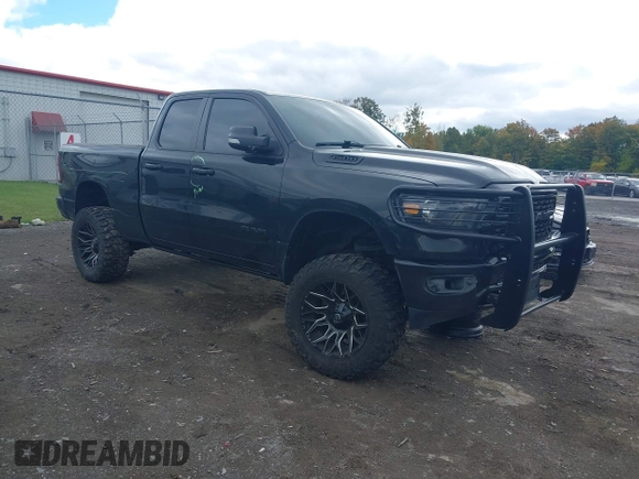2022 Ram 1500 Big Horn z VIN 1C6SRFBT2NN206382, wystawiony jako IAAI lot #40603033 z przebiegiem 40 881 mil mil oraz . Historia ofert i sprzedaży dostępna na DreamBid. Obrazek 1.