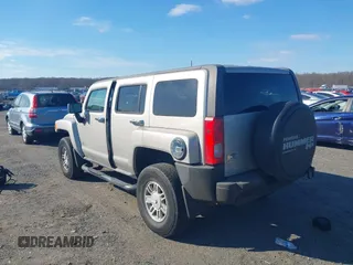 2007 Hummer H3 SUV with VIN 5GTDN13E078168015, listed as a IAAI auction lot 41695489 with 179,056 mi miles and . Bid and sale history available at DreamBid. Image 3.