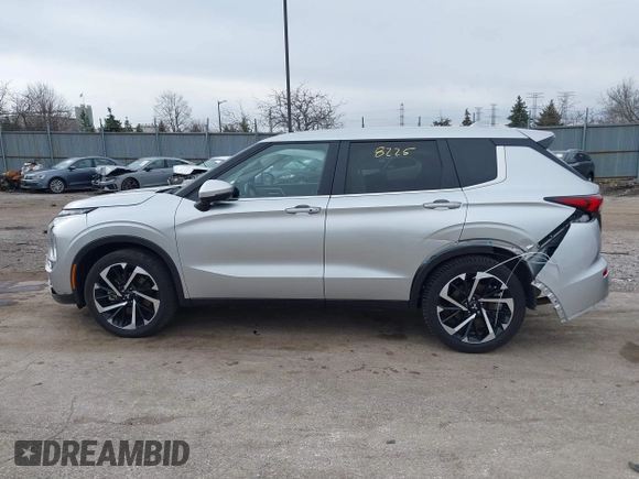 2023 Mitsubishi Outlander SE z VIN JA4J4UA84PZ056012, wystawiony jako IAAI lot #41858225 z przebiegiem 46 808 mil mil oraz . Historia ofert i sprzedaży dostępna na DreamBid. Obrazek 15.