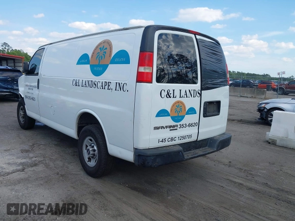 2012 GMC Savana Cargo with VIN 1GTW7FCA1C1157824, listed as a IAAI auction lot 42012172 with 200,961 mi miles. Bid and sale history available at carsss.com. Image 3.