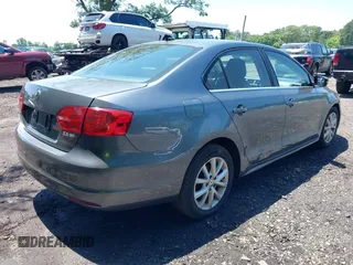 2013 Volkswagen Jetta SE with VIN 3VWDP7AJ2DM447510, listed as a IAAI auction lot 42522268 with 240,467 mi miles and . Bid and sale history available at DreamBid. Image 4.