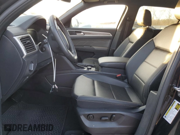 2022 Volkswagen Atlas SE z VIN 1V2HE2CA3NC226199, wystawiony jako Copart lot #58964475 z przebiegiem 40 891 mil mil oraz Nie do naprawy. Historia ofert i sprzedaży dostępna na DreamBid. Obrazek 7.