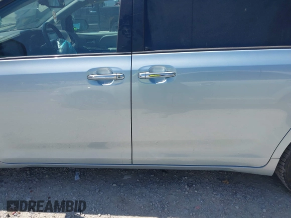 2016 Toyota Sienna XLE with VIN 5TDYK3DC9GS708693, listed as a IAAI auction lot 42231532 with 153,865 mi miles and . Bid and sale history available at DreamBid. Image 14.