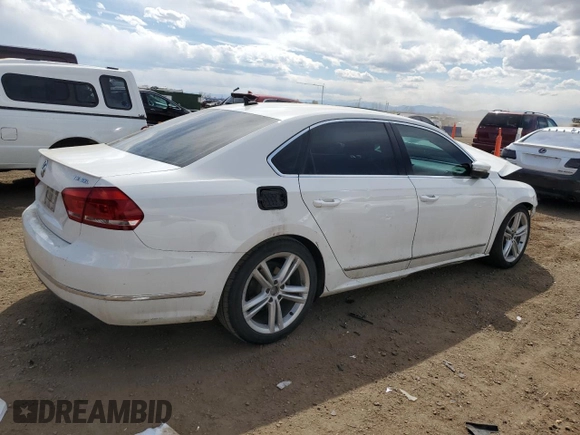2015 Volkswagen Passat SEL Premium z VIN 1VWCV7A37FC072477, wystawiony jako Copart lot #53499125 z przebiegiem 126 207 mil mil oraz Szkoda całkowita • Salvage title. Historia ofert i sprzedaży dostępna na DreamBid. Obrazek 3.
