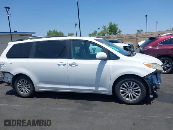 2011 Toyota Sienna XLE AAS с VIN 5TDYK3DC1BS040347, выставлен на аукционе IAAI как лот 42348755 с пробегом 184 609 миль миль и . История ставок и продаж доступна на DreamBid. Изображение 14.