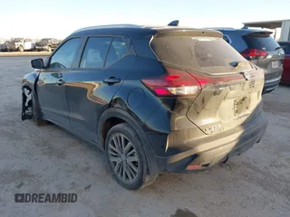 2021 Nissan Kicks SV with VIN 3N1CP5CV2ML562636, listed as a IAAI auction lot 41743228 with 38,505 mi miles. Bid and sale history available at carsss.com. Image 3.
