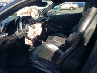 2018 Ferrari 488 z VIN ZFF79ALA6J0231860, wystawiony jako Copart lot #46477065 z przebiegiem Nie podano mil oraz Szkoda całkowita • Salvage title. Historia ofert i sprzedaży dostępna na DreamBid. Obrazek 7.