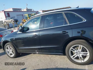 2014 Audi Q5 Prestige with VIN WA1WGAFP5EA126401, listed as a IAAI auction lot 41361479 with 32,551 mi miles and . Bid and sale history available at DreamBid. Image 14.