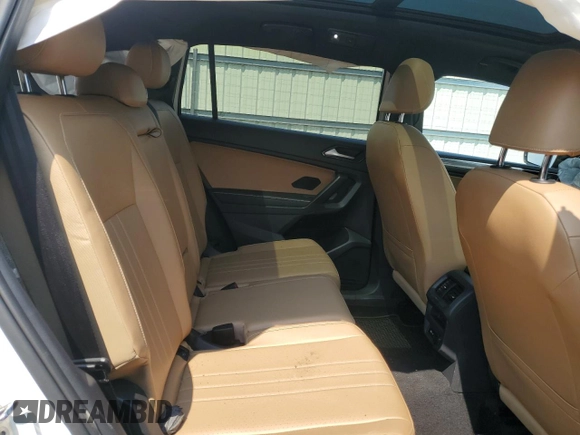 2022 Volkswagen Tiguan SE R-Line Black with VIN 3VV8B7AX8NM086889, listed as a Copart auction lot 63555865 with 32,919 mi miles and Salvage title. Bid and sale history available at DreamBid. Image 11.