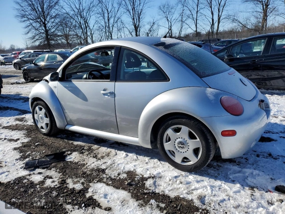 2001 Volkswagen New Beetle GLS with VIN 3VWCB21C11M448397, listed as a Copart auction lot 87906735 with NaN miles and Salvage Title. Bid and sale history available at carsss.com. Image 2.