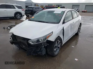 2021 Kia Forte LXS z VIN 3KPF24ADXME377638, wystawiony jako IAAI lot #42467878 z przebiegiem 53 446 mil mil oraz . Historia ofert i sprzedaży dostępna na DreamBid. Obrazek 20.
