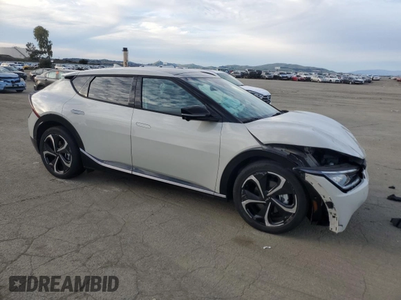 2022 Kia EV6 Wind with VIN KNDC3DLCXN5027041, listed as a Copart auction lot 45811095 with 20,585 mi miles and Salvage Title. Bid and sale history available at carsss.com. Image 4.