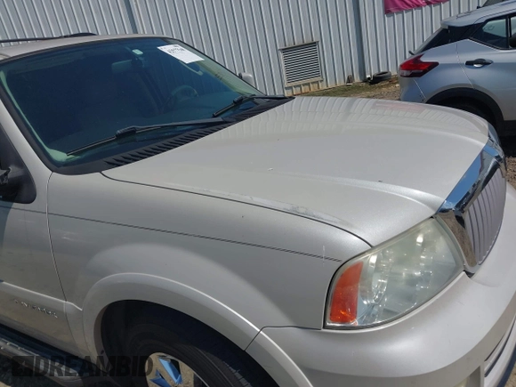 2006 Lincoln Navigator Luxury with VIN 5LMFU28586LJ17478, listed as a IAAI auction lot 42577548 with 207,474 mi miles and . Bid and sale history available at DreamBid. Image 6.
