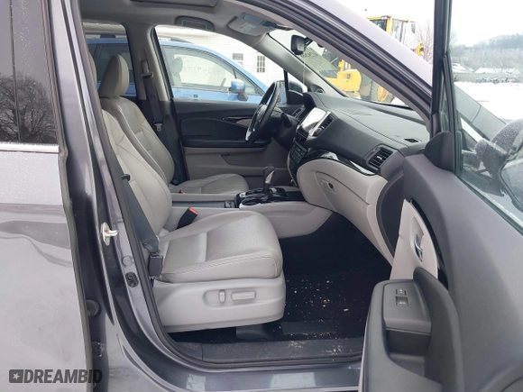2017 Honda Ridgeline RTL-E with VIN 5FPYK3F75HB035253, listed as a IAAI auction lot 41292668 with 115,581 mi miles. Bid and sale history available at carsss.com. Image 5.