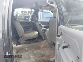 2004 Chevrolet Suburban LT with VIN 3GNEC16T64G278981, listed as a IAAI auction lot 41507356 with 181,155 mi miles. Bid and sale history available at carsss.com. Image 8.