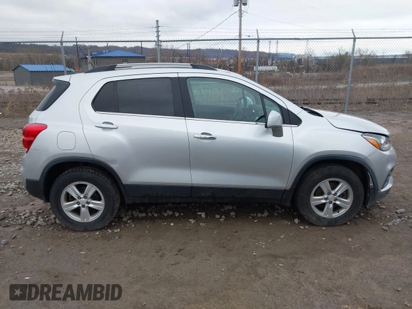2017 Chevrolet Trax LT with VIN KL7CJPSB6HB133666, listed as a IAAI auction lot 41812766 with 80,376 mi miles. Bid and sale history available at carsss.com. Image 14.