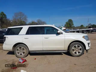 2020 Ford Expedition XLT with VIN 1FMJU1HT6LEA24349, listed as a IAAI auction lot 41218383 with 121,157 mi miles. Bid and sale history available at carsss.com. Image 14.