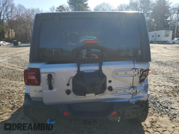 2023 Jeep Wrangler Sahara z VIN 1C4JJXP66PW703050, wystawiony jako Copart lot #53637455 z przebiegiem 7 525 mil mil oraz Czysty tytuł • Clean title. Historia ofert i sprzedaży dostępna na DreamBid. Obrazek 6.