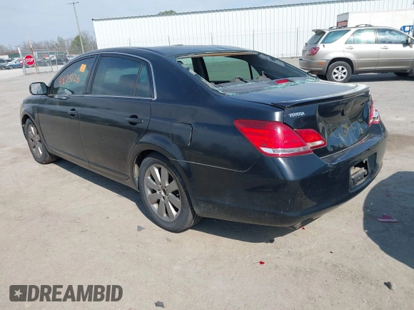 2007 Toyota Avalon XL z VIN 4T1BK36B07U172251, wystawiony jako IAAI lot #41873126 z przebiegiem 283 946 mil mil oraz . Historia ofert i sprzedaży dostępna na DreamBid. Obrazek 3.